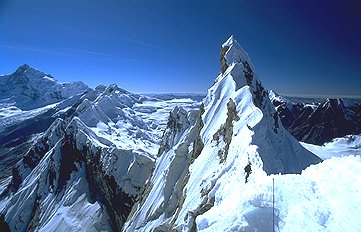 Real difficult summit ridge of Nevado Cashan